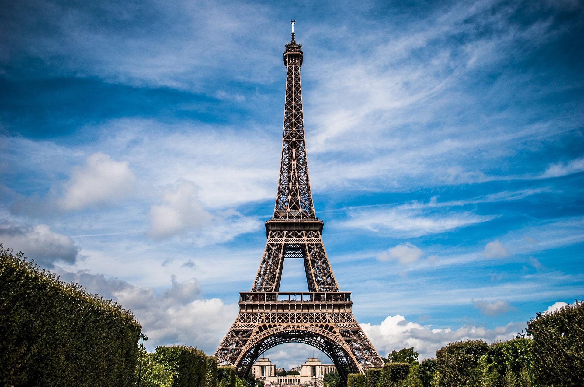 eiffel tower 975004 1920 v2